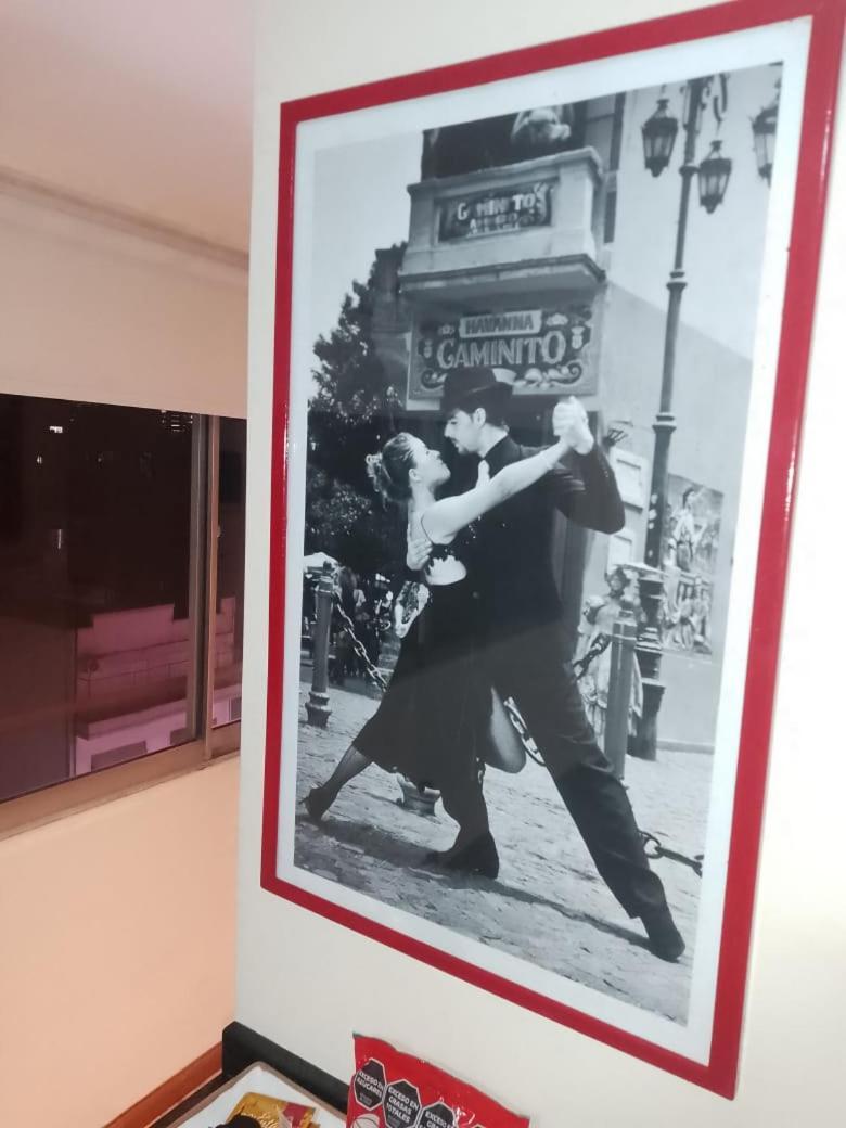 Appartamento 4 Ventanales Sobre La Avenida Corrientes Buenos Aires Esterno foto