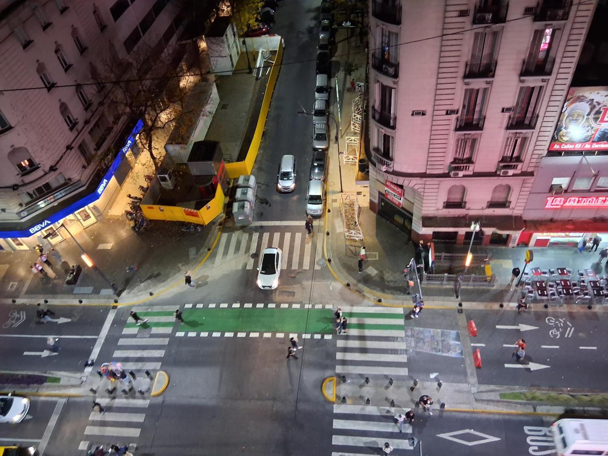Appartamento 4 Ventanales Sobre La Avenida Corrientes Buenos Aires Esterno foto