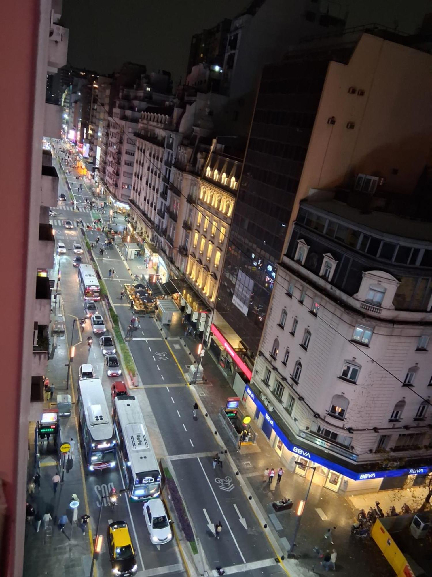 Appartamento 4 Ventanales Sobre La Avenida Corrientes Buenos Aires Esterno foto